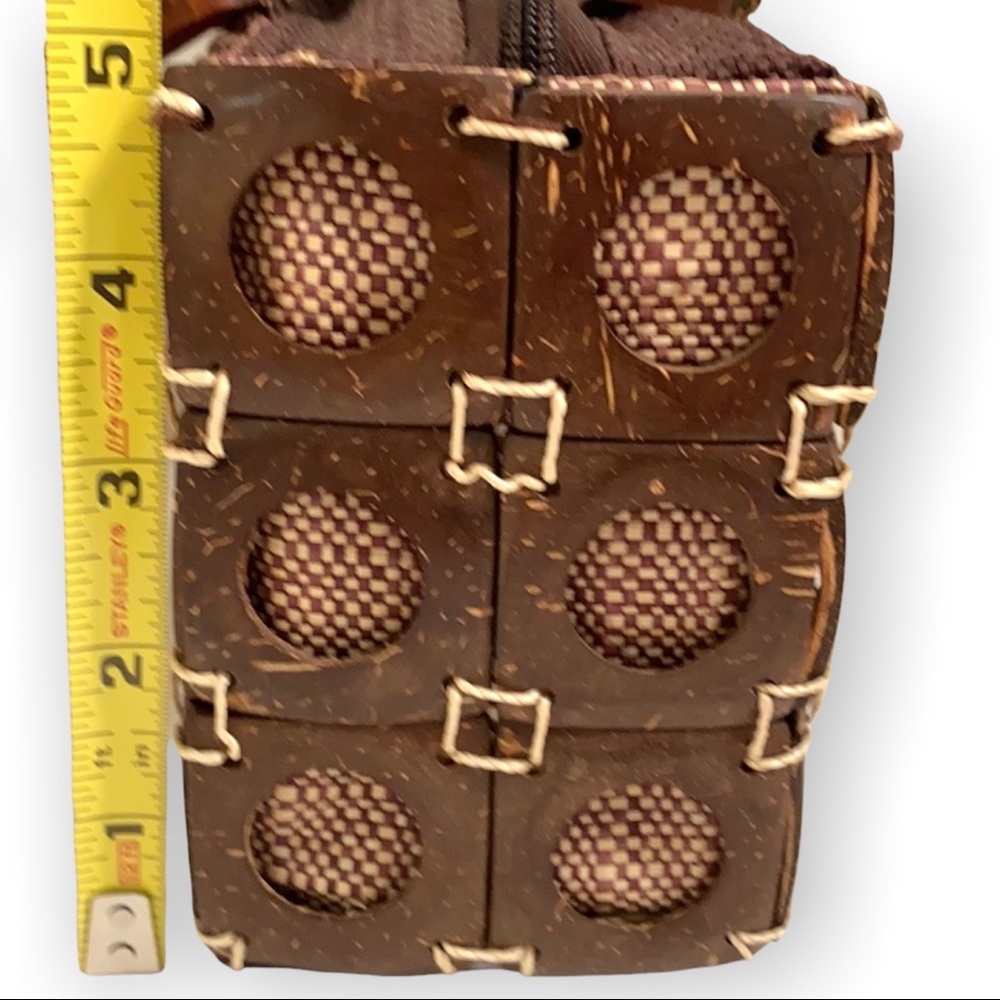 NWOT Handmade Rectangular Coconut Shell Purse - Picture 13 of 14